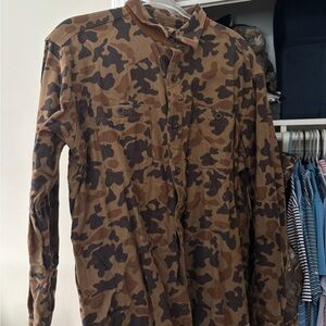 Orvis Men's Brown Camouflage Button-Down Shirt